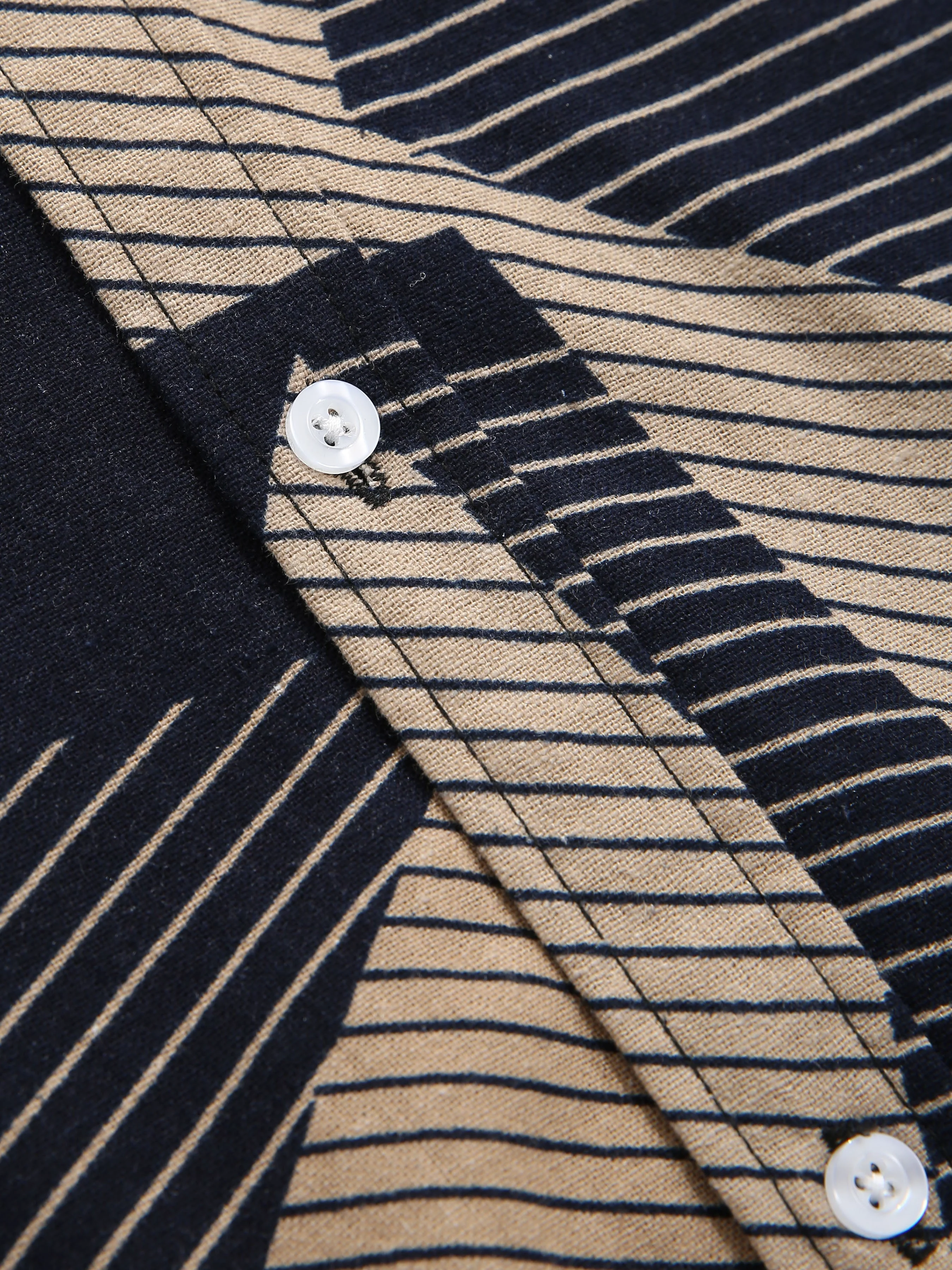 Arvonio® | Line Geometry Print Shirt - Image 5