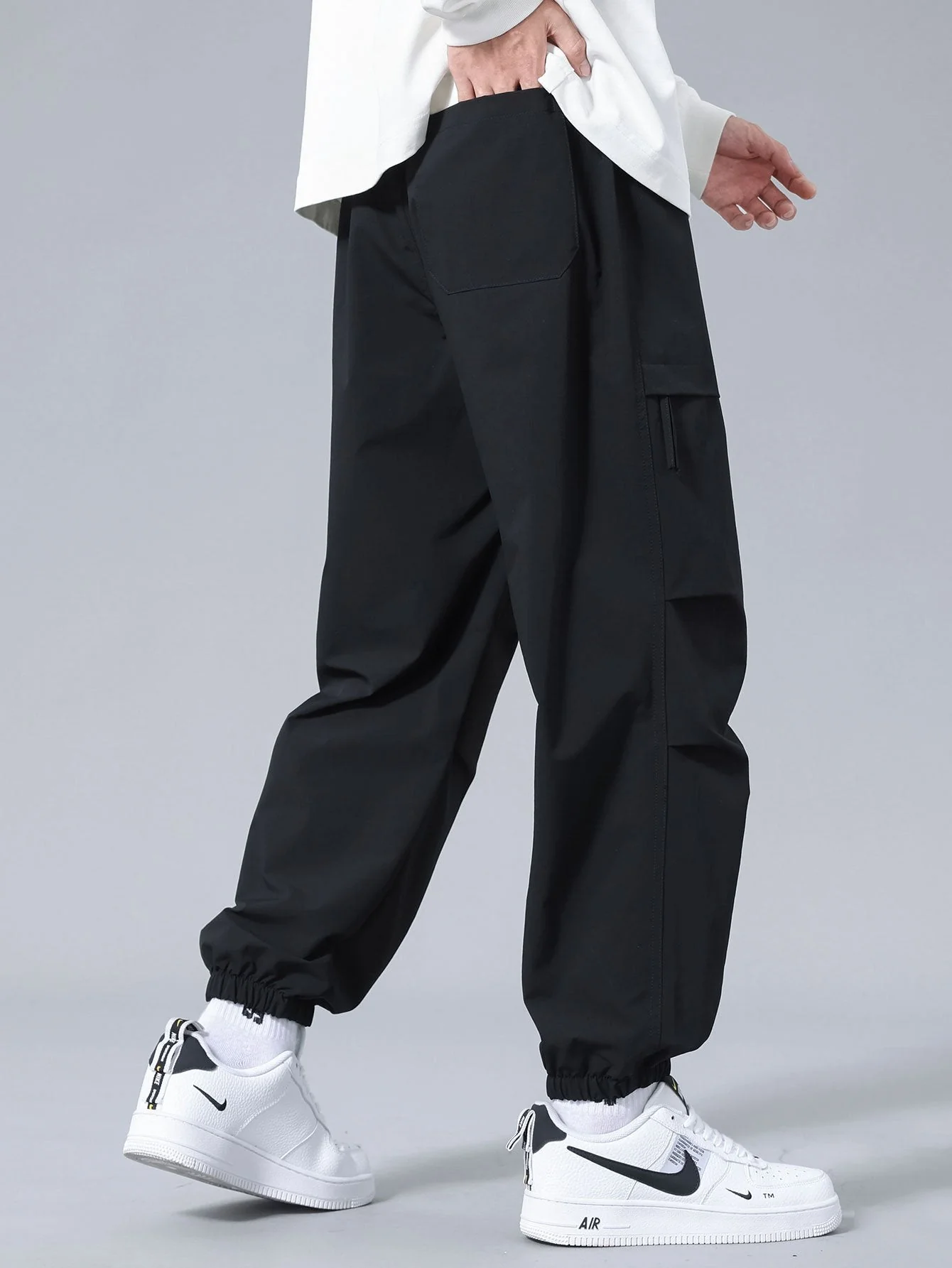 Chuck® | Drawstring Jogging Pants - Image 12