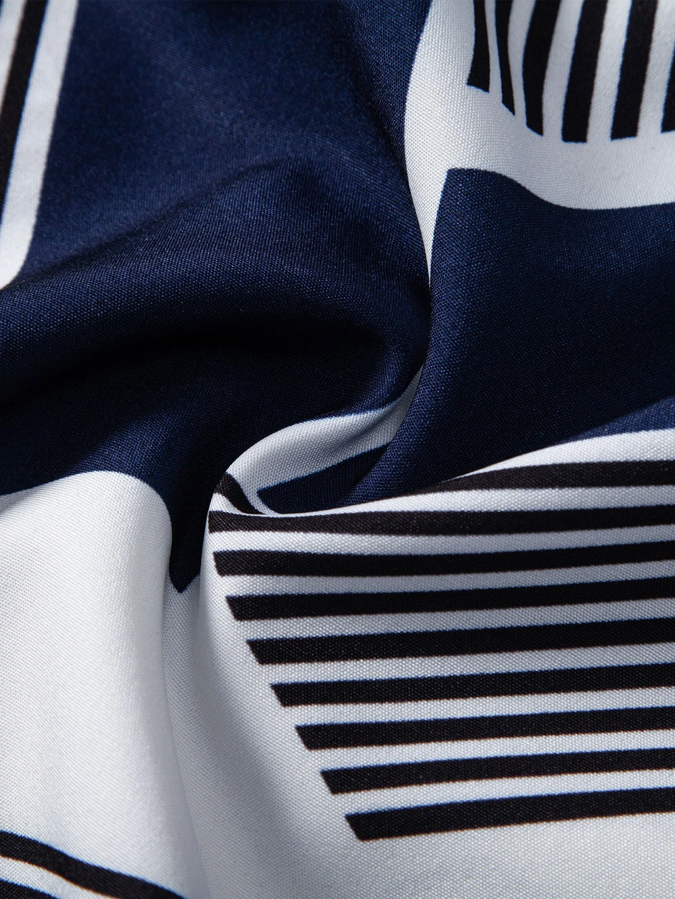 Ginés® | Color Block Geometry Print Button Up Shirt - Image 5