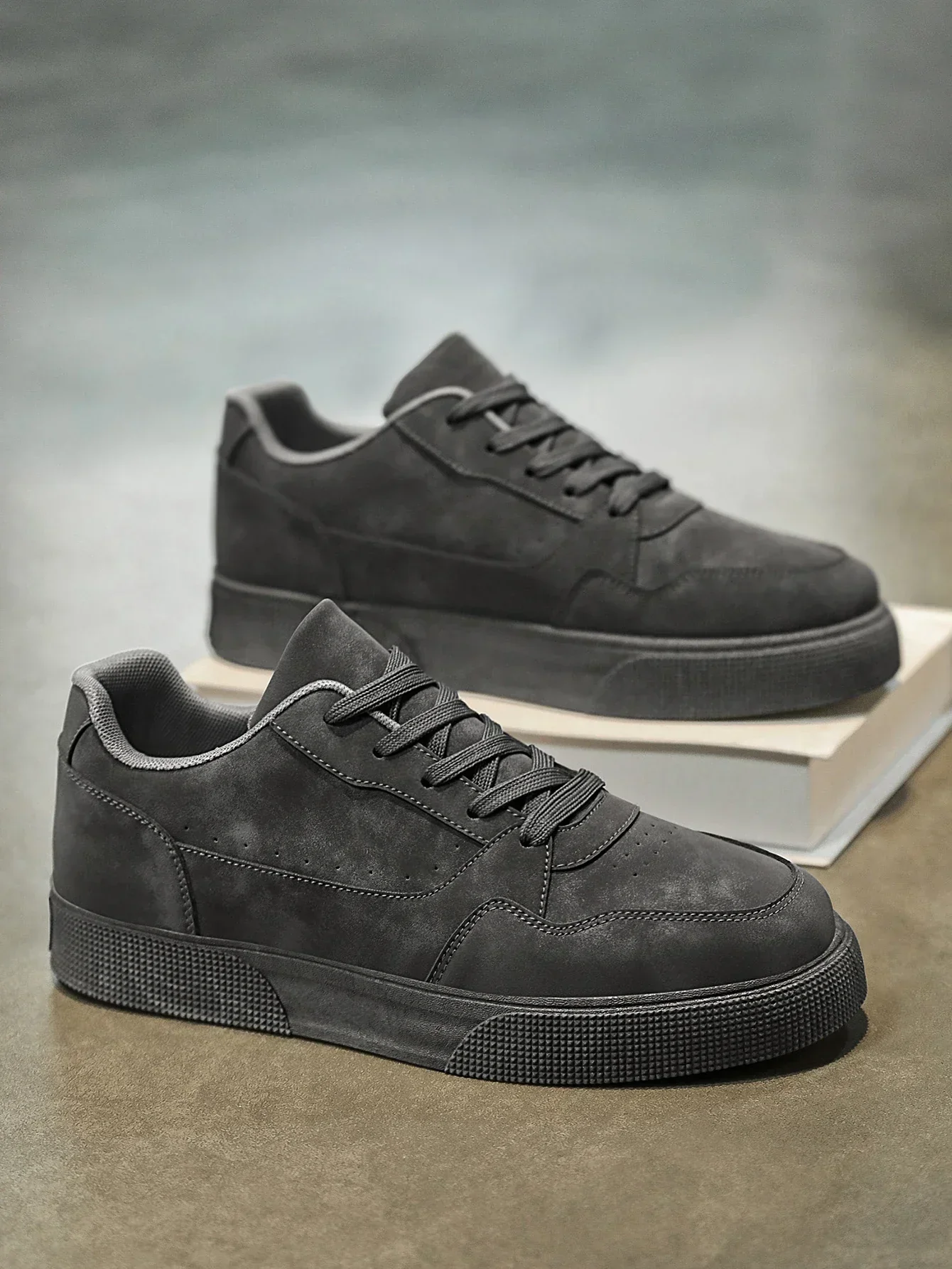 Isidore | Verona Suede Sneakers